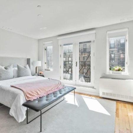 Luxe Studio With Charming Juliet Balcony Apartment New York Ngoại thất bức ảnh